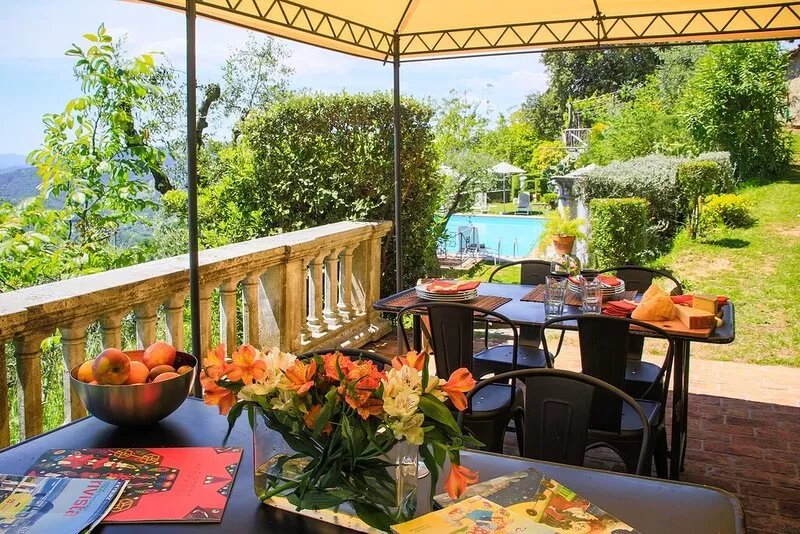 Villa / Independent home in Ponte A Moriano with 6 bedrooms sleeps 14