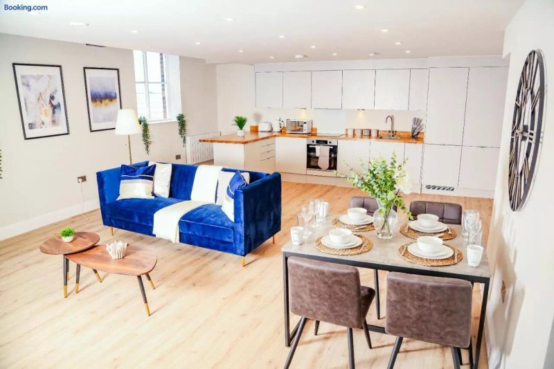 Shrewsbury Apartments By BEVOLVE - Free Parking