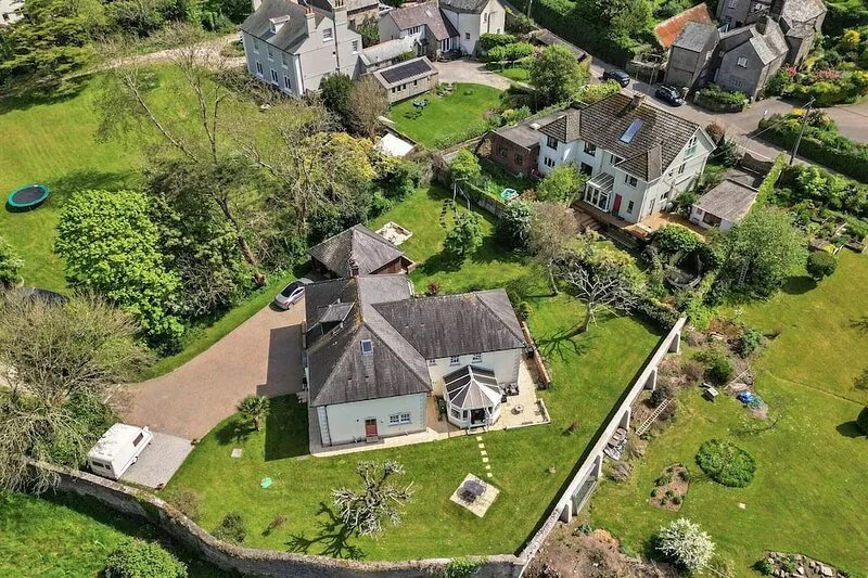 Finest Retreats | Nicely Tucked Away Cottage