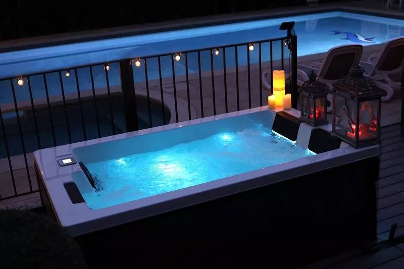 House for rent in Provence for 4 people with large swimming pool.