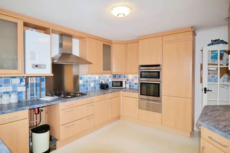 Gate House -  a house that sleeps 6 guests  in 3 bedrooms