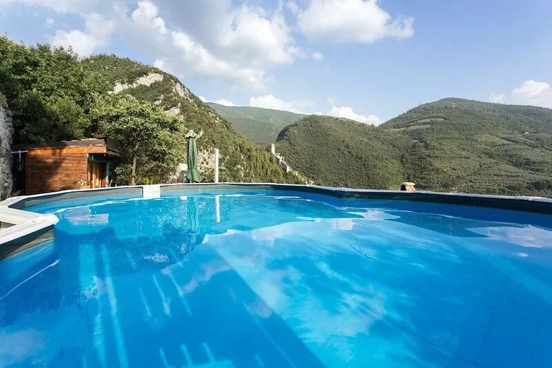 LE ROCCHE - Under the Castle, SMERALDO Apartment with SPA and Black River View