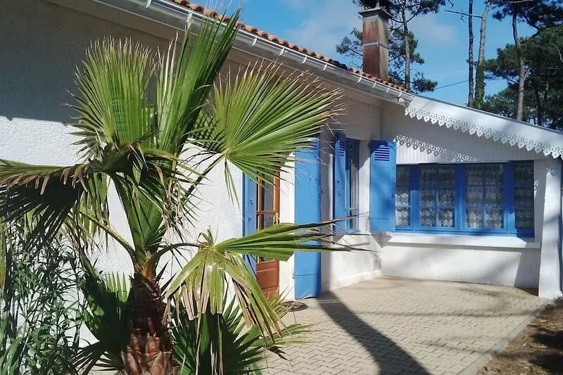 Superb villa for 4 to 9 people, 500 m from Biscarosse beach with swimming pool