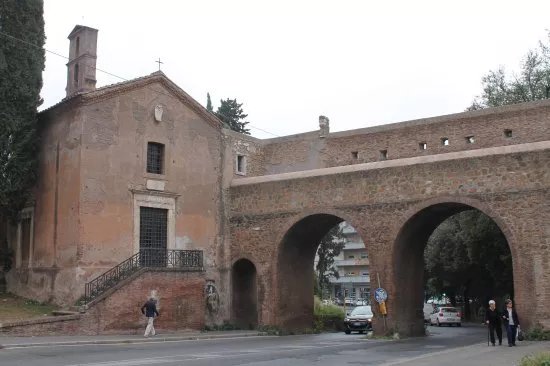 Chiesa di Santa Maria del Buon Aiuto nell'Anfiteatro Castrense