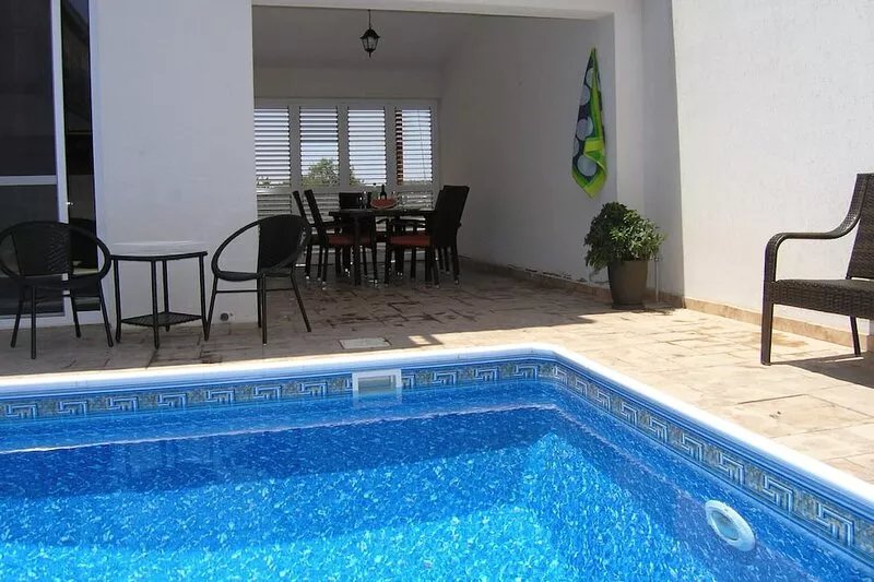 Large Villa With Private Outdoor Pool.