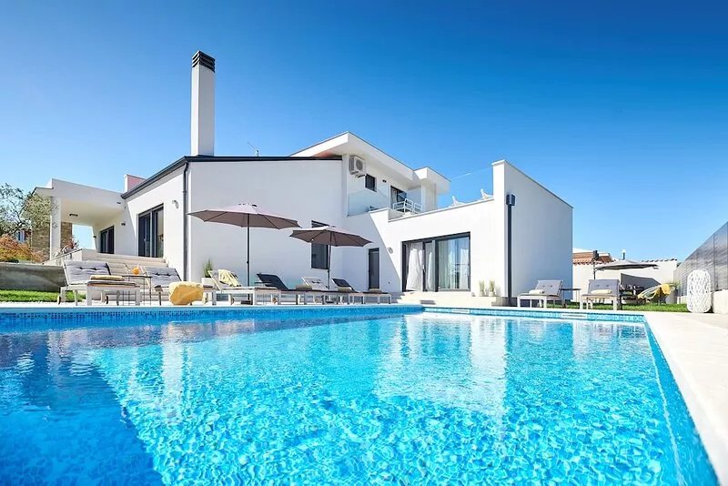VILLA DOLCEA · Stylish villa with a private pool near Umag