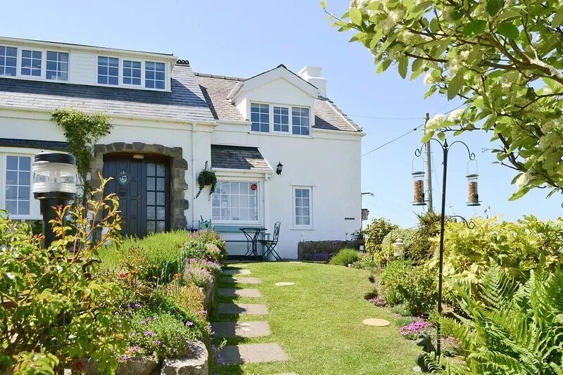 2 bedroom accommodation in Llanfairynghornwy