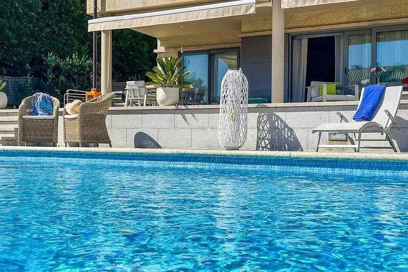 Spacious, luxurious and comfortable Villa. Located on the beach of Montalvo.