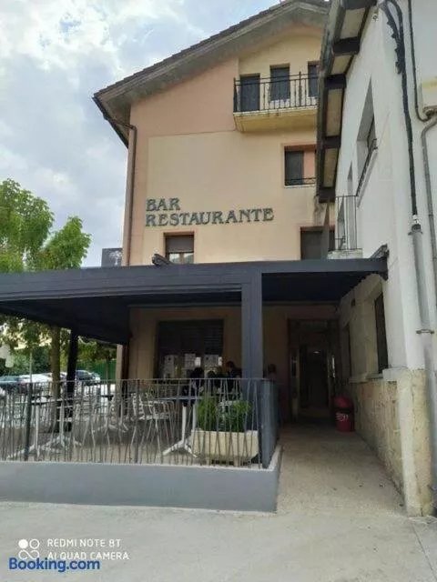 Hostal Restaurante Ibaisek
