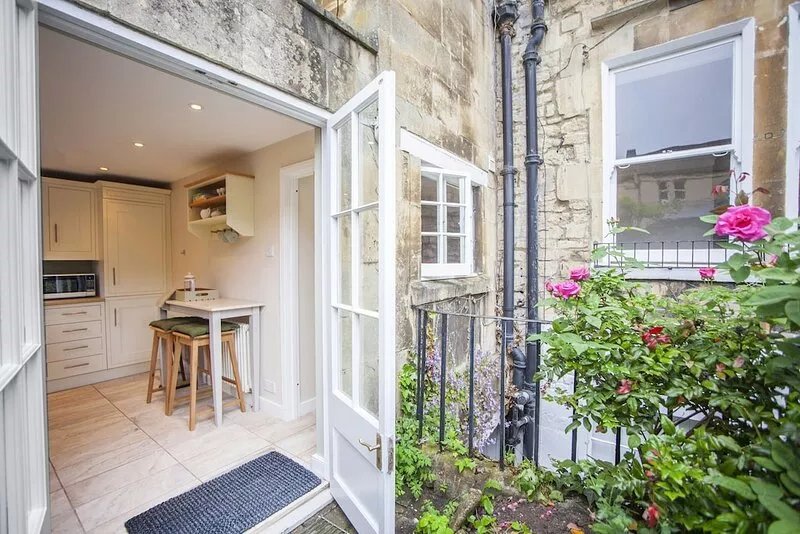 Catharine Place Garden - Striking Georgian apartment set on a handsome square