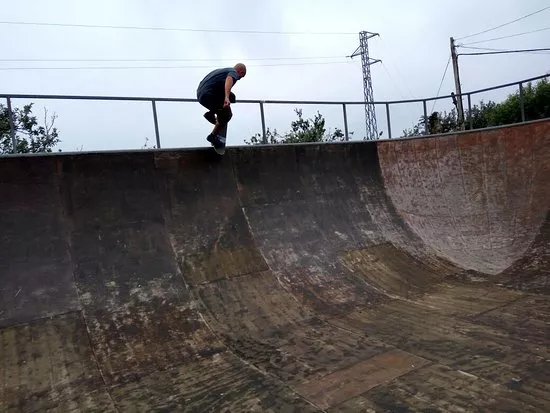 AK-55 Skateboarding