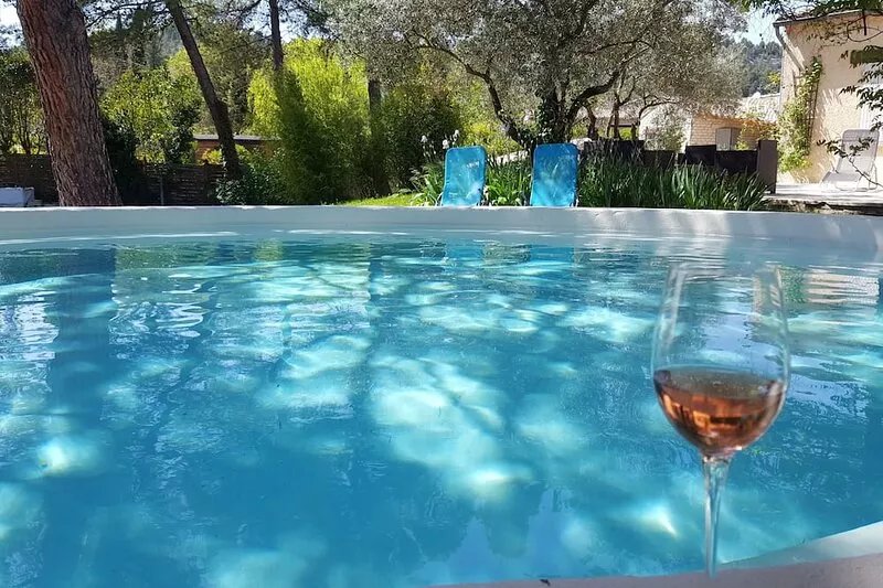 Provence at the foot of Mont Ventoux, gite 1 to 6 people with heated pool