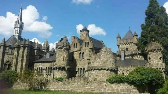 Lowenburg Castle