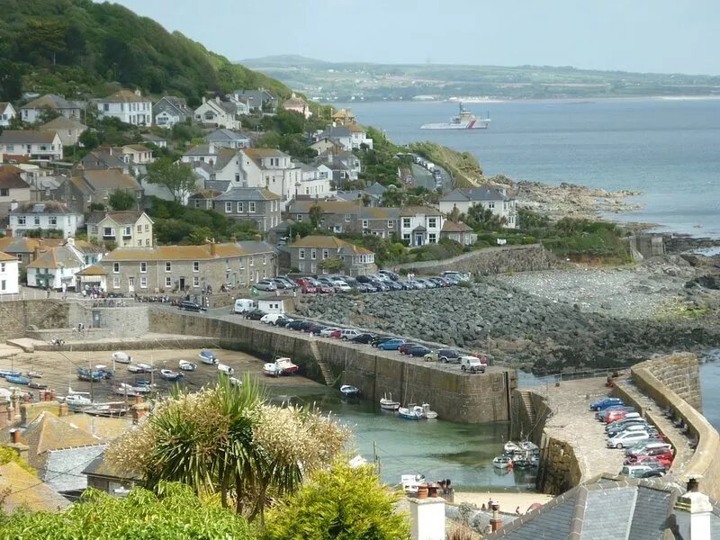 Seal Point: dreamy sea views, gated garden, access to sea, 2-9