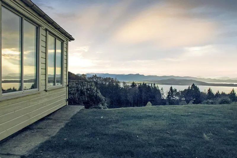 Stunning home in Tau with house a mountain view
