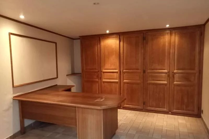 Beautiful, luxurious farmhouse In Champagne. Only 1 Hr From Paris, Near Epernay.