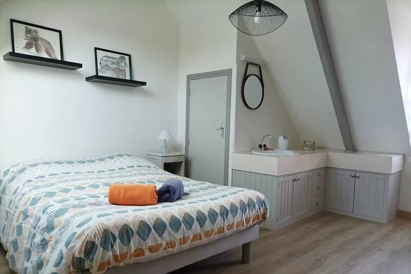Seaside house with enclosed garden 3 bedrooms/7people Beach 550m away