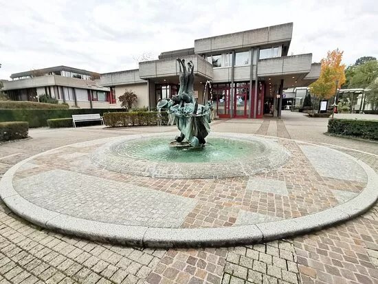 Fontaine Maus Katti
