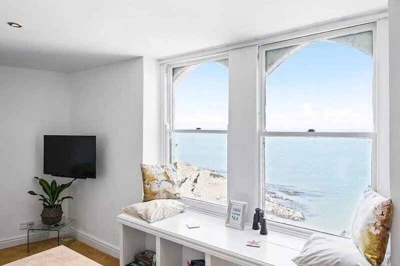 Stylish Flat with Stunning Sea Views, Ilfracombe