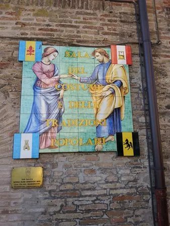Sala del Costume e delle Tradizioni Popolari