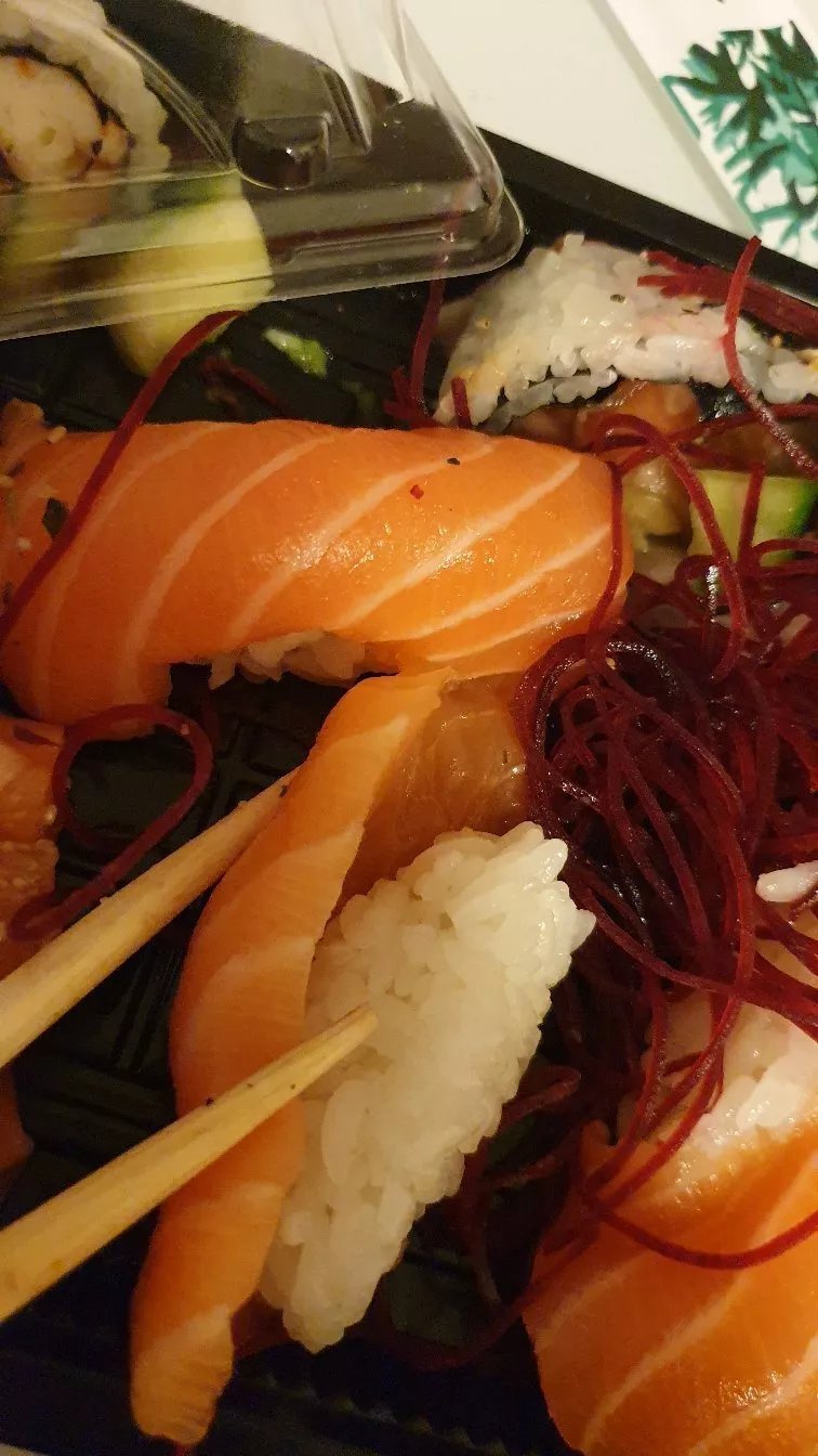 LAX - Sushi and Poke