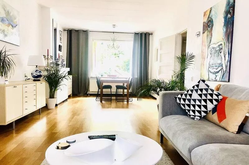 Spacious&Light gateway house.