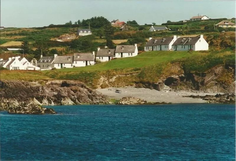 Idyllic cottage on the Atlantic coast in the south west of Ireland