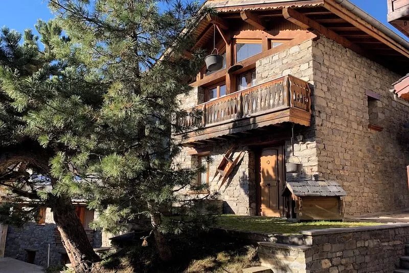 Chalet 2 minutes from the ski slopes, ideal for a family holiday!