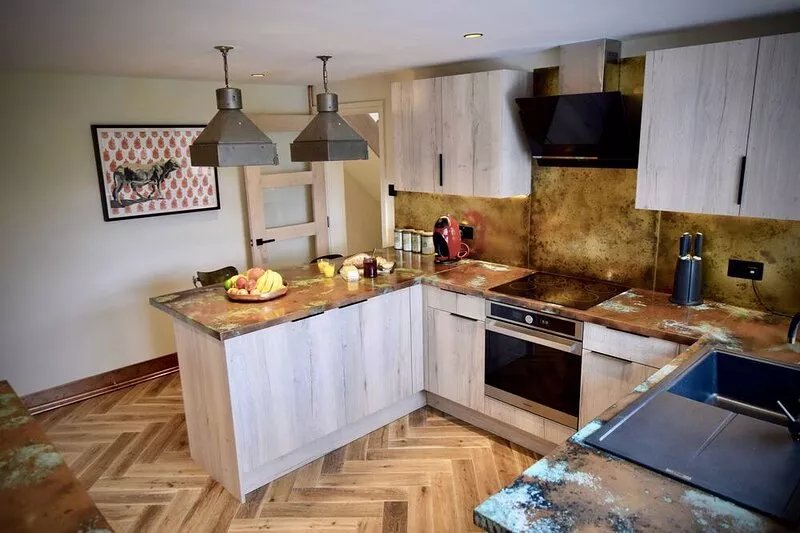 KINARA in CAMBER. 5-BED DESIGNED HOUSE BY THE SEA.