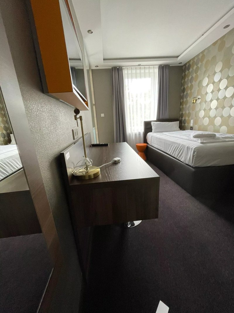 Stay-Inn Boardinghouse