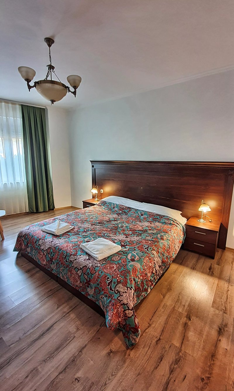 Vu-Dent Apartments