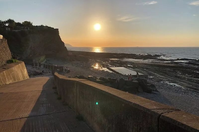 Lorna Doone, modern coastal townhouse in Watchet