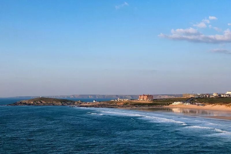 A superbly situated property that is just a short walk from two fabulous beaches