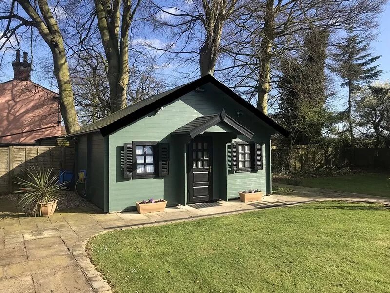 CABIN 1 - Glengoyne. Cabin Hideaways in Private Gardens