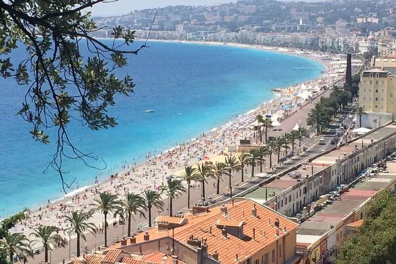 Air-conditioned villa, sea view and only 500m walk to sandy beach and San Peire!