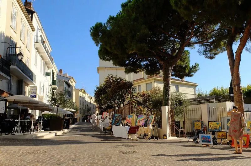 T2 ground floor East Cannes, close to the beach of the Hotel Martinez