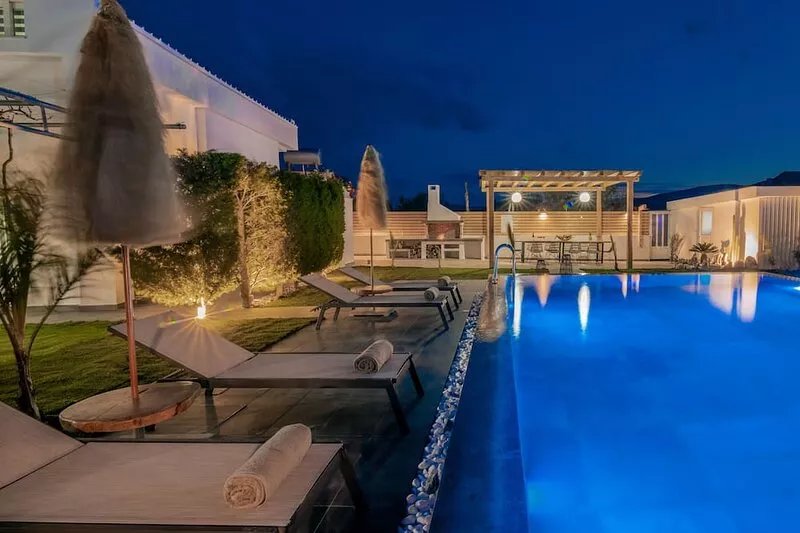 Sonel Luxury Villa, a Grandiose Family Retreat