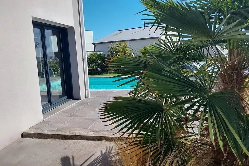 Heated pool ocean view beach 5 minutes from the house sleeps 10