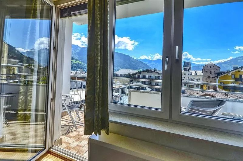 Bright apartment in the center of Zell am See, 200 m away from the Zeller Lake