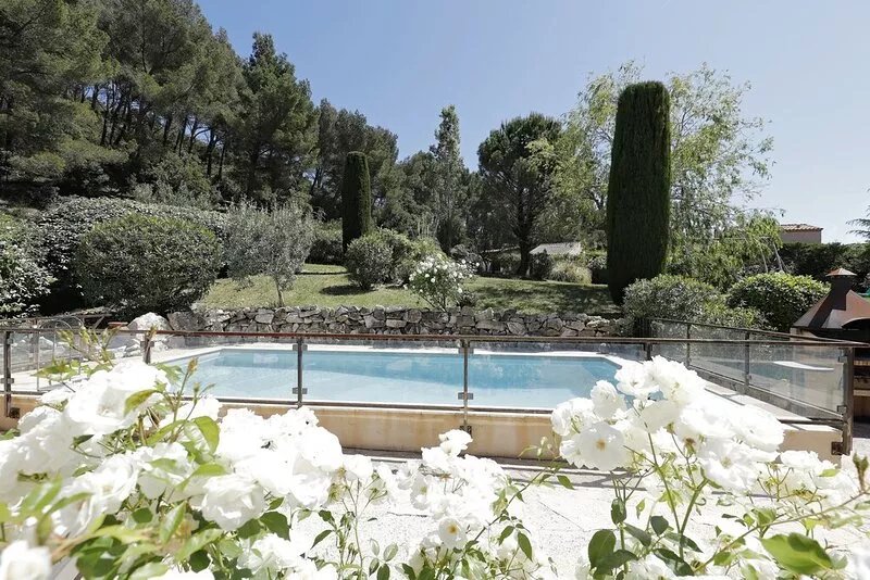 True haven of peace ideal for holidays in family or with friends