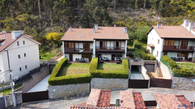 Casas El Castanedu