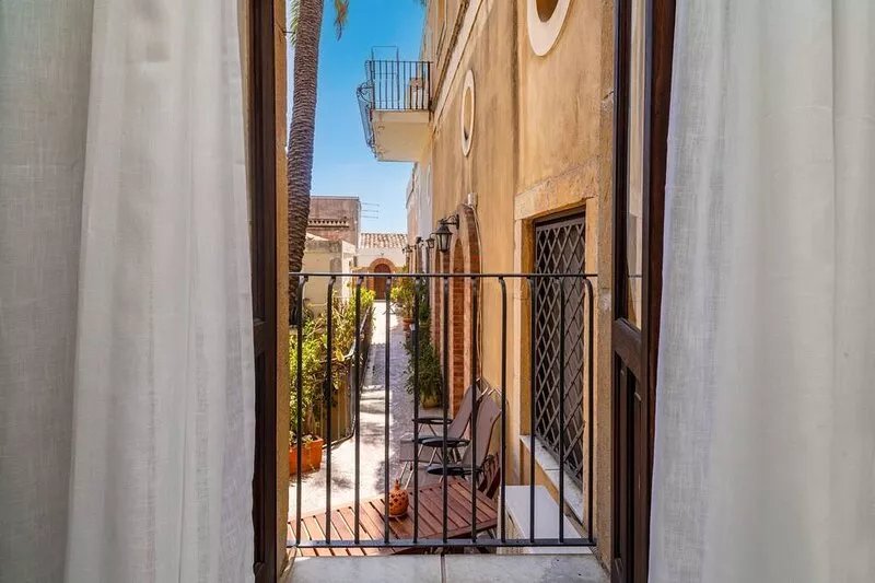 Apartment 'Casa Fabrizio' with Shared Terrace, Wi-Fi and Air Conditioning