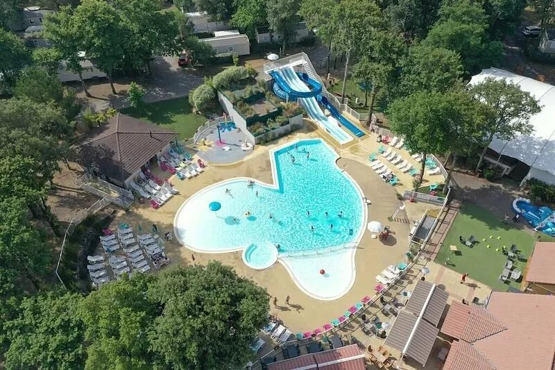 Luxurious mobile home sleeps 6/8 on Saint-Brévin-Les-Pins