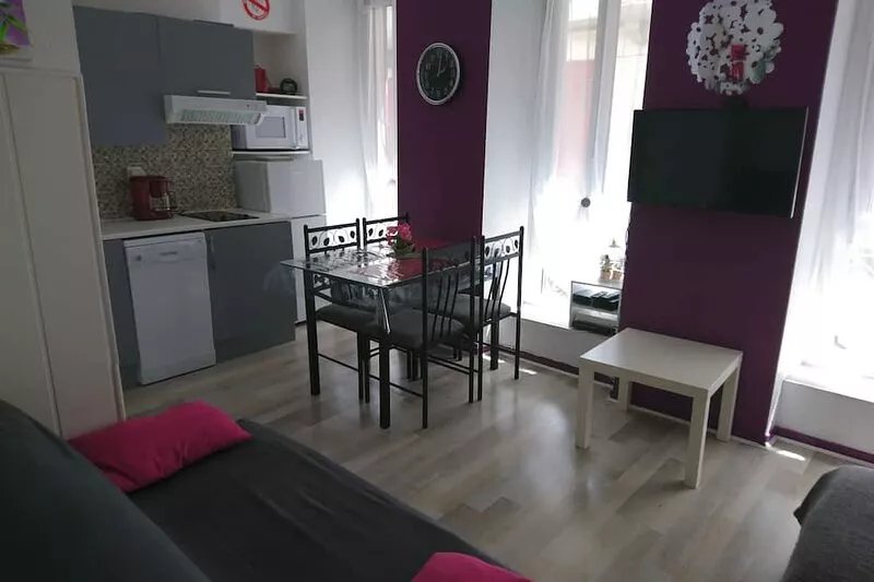 Charming small apartment in the city center ranked 2 **