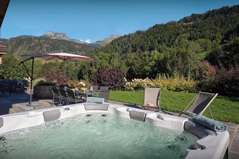 Chalet Chamaline - stylish ski chalet for 8 with spa - OVO Network