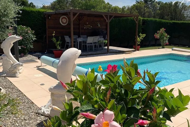 Attractive property with private pool in Mollege, Alpilles