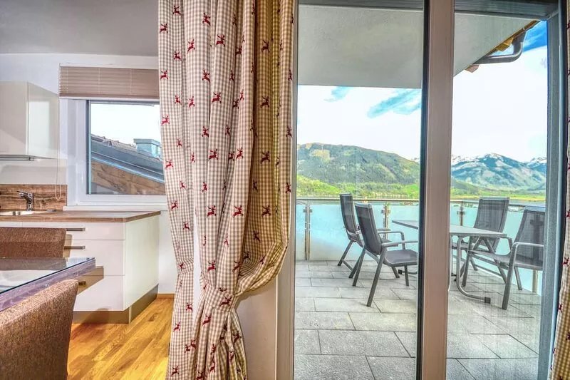 Prime location, overlooking the town of Zell am See