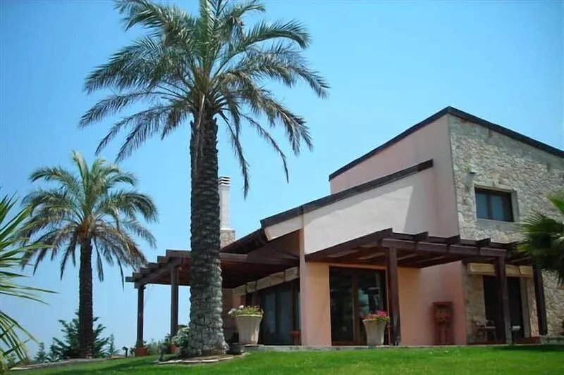 Luxury Detached Villa Sani Beach!Just  2 mins from the whole Sani Marina Action!
