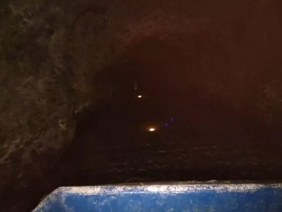 Podziemny splyw lodzia w Kopalni Zlota