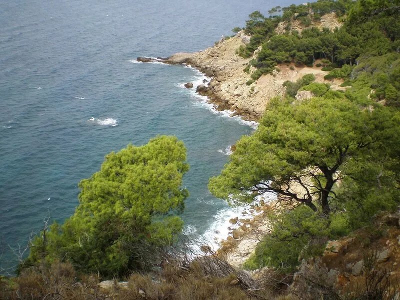 Beautiful apartment with wifi in St Cyr sur mer 5 mn walk from the beach